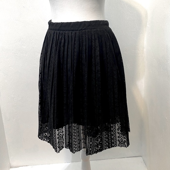 Size 22 ASOS Black Lace Bodycon Mini skirt.Fully lined in Excellent condition. - Picture 1 of 7